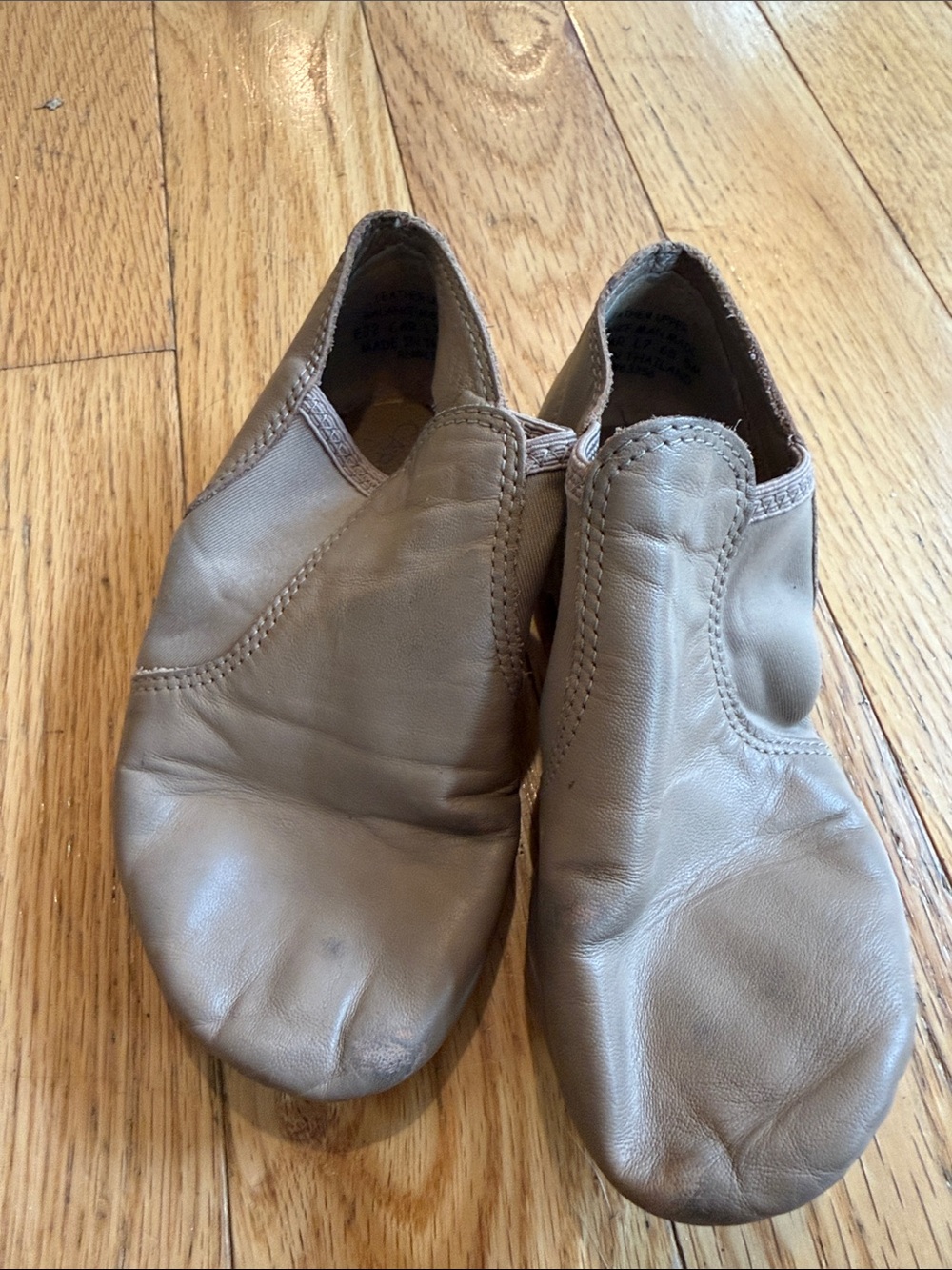 Girls jazz shoes